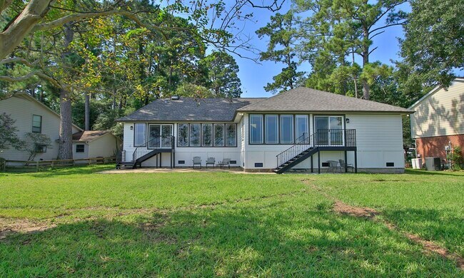 Building Photo - 14535 Diamondhead N