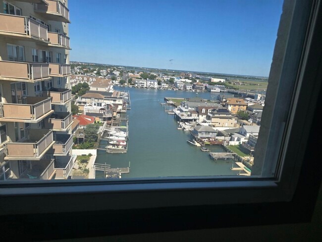 Building Photo - 3817 Ventnor Ave