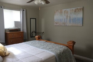 Building Photo - 205 sunset avenue