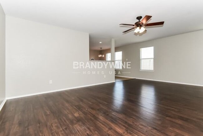 Building Photo - 411 Silver Leaf Dr