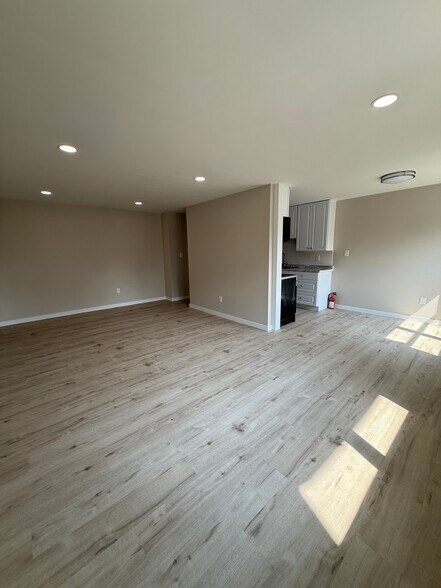 Building Photo - 61 Stonehurst Blvd