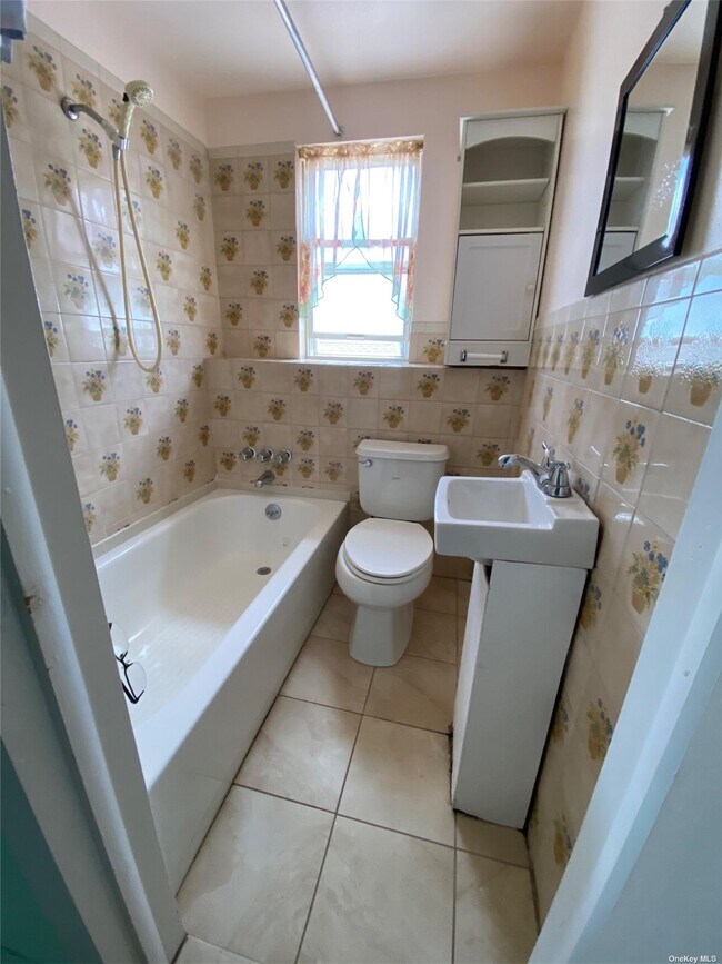 Building Photo - 73 Thorman Ave