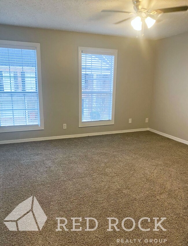 Building Photo - Canterbury Townhouses- Columbus, MS