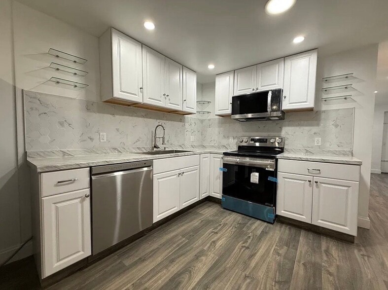 Building Photo - 31 Herkimer St