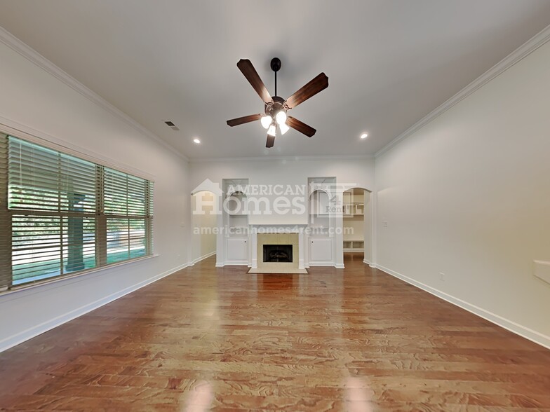 Building Photo - 5102 Laurel Springs Dr