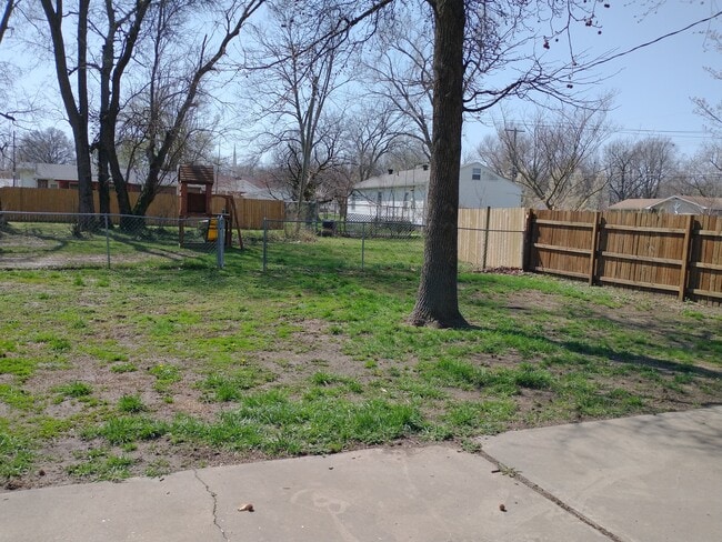 Building Photo - 1115 W Ashland St