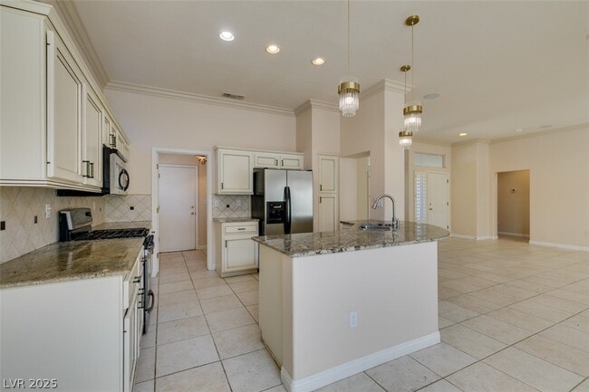 Building Photo - 10041 Woodhouse Dr