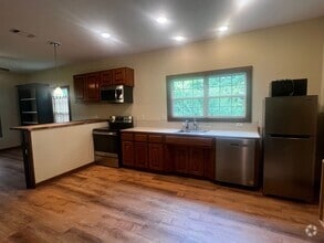 Building Photo - Beautifully Renovated 3-Bedroom Home with ...