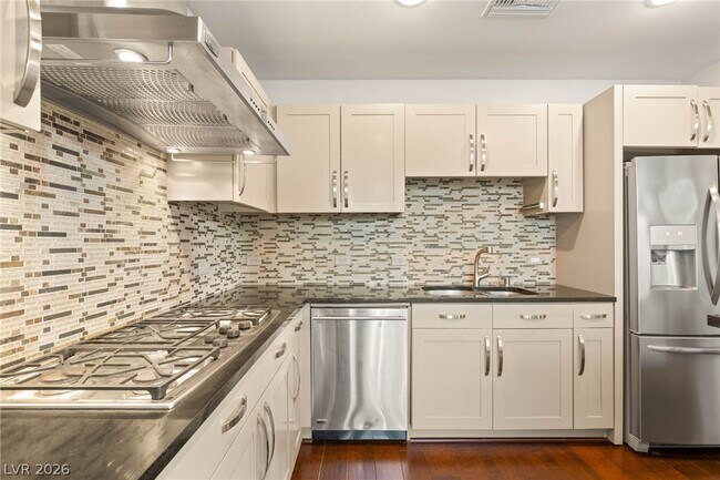 Building Photo - 4575 Dean Martin Dr