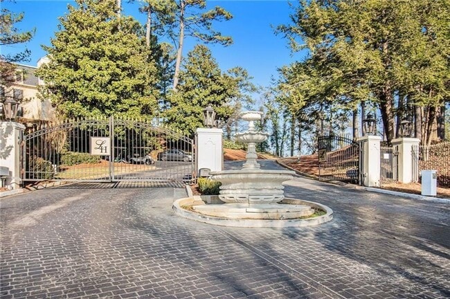 Building Photo - 2 Bedroom 2 Bath in Buckhead