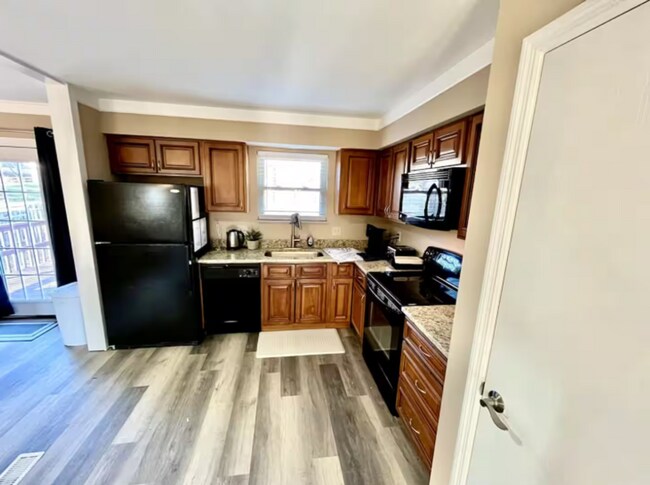 Building Photo - 9695 Whippoorwill Ln