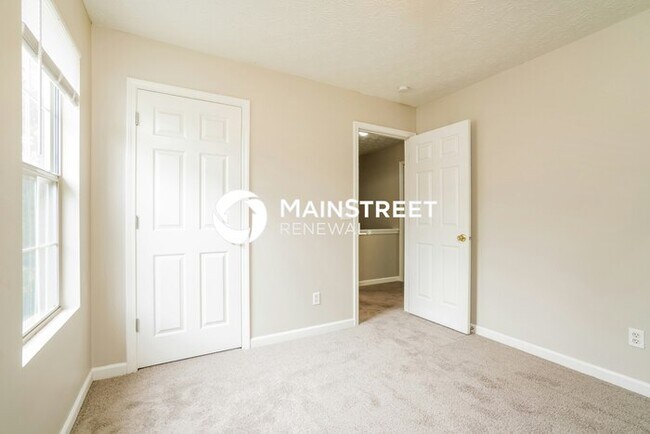 Building Photo - 3 Bedroom Pet-Friendly Home in Jonesboro, GA with Main Street Renewal