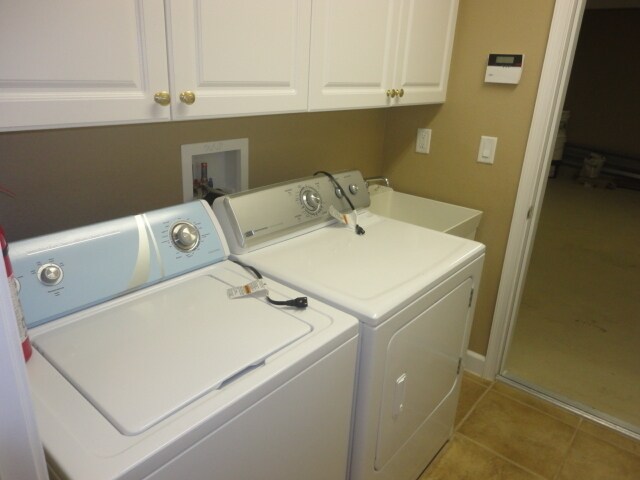 Building Photo - Annual Rental - 3BR/2BA Condo in Venetian Golf & River Club