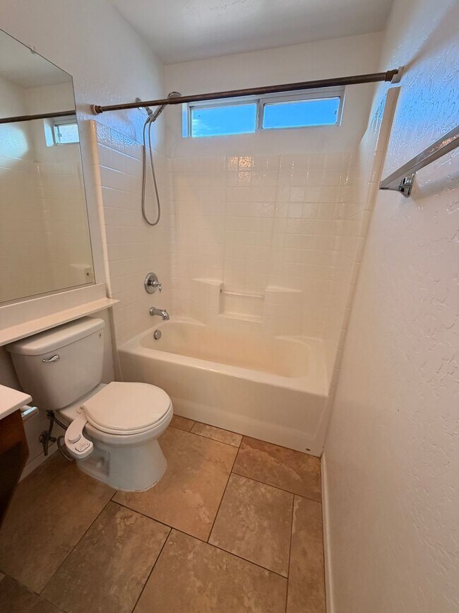 Building Photo - Two Story 3Bdm 2.5Ba Tolleson Home