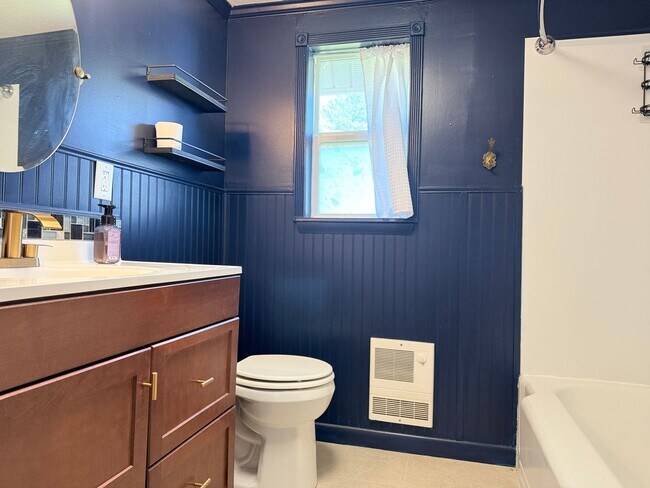 Building Photo - **COMING SOON**Quiet Living with Convenient Access In Ellendale!