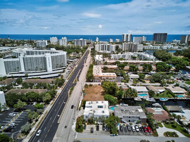Building Photo - 2708 NE 14th Street Causeway