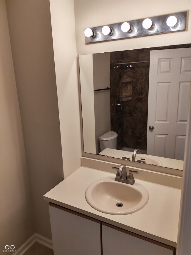 Building Photo - 6035 Hayford Ct