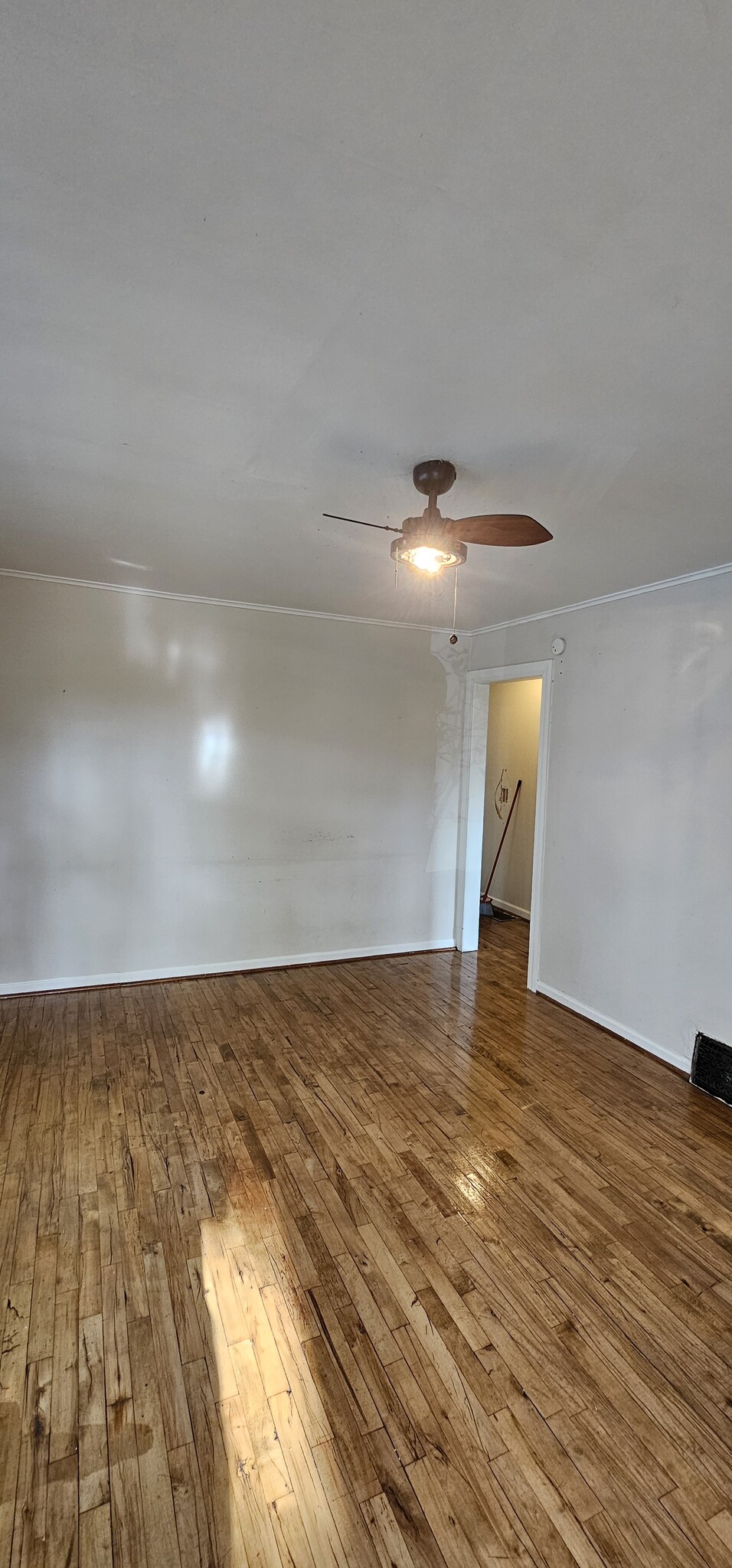 Building Photo - 4504 Terrace St