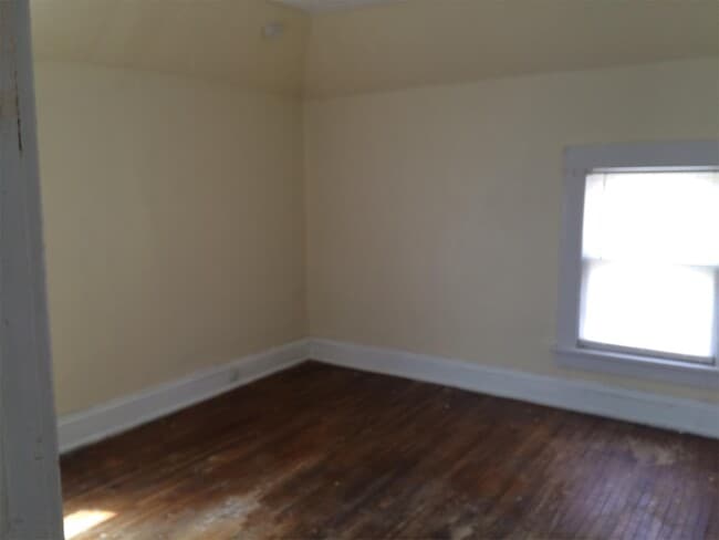 Building Photo - 203 Cutler St