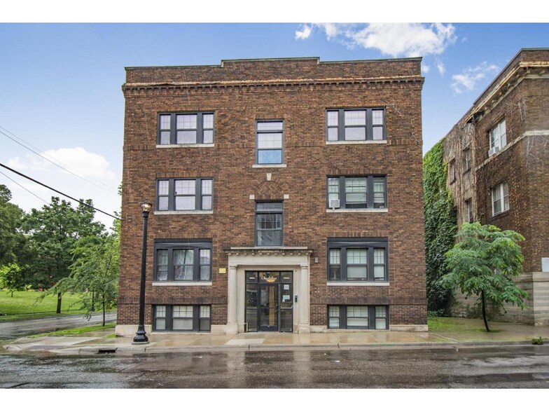 Building Photo - 1901 Stevens Ave
