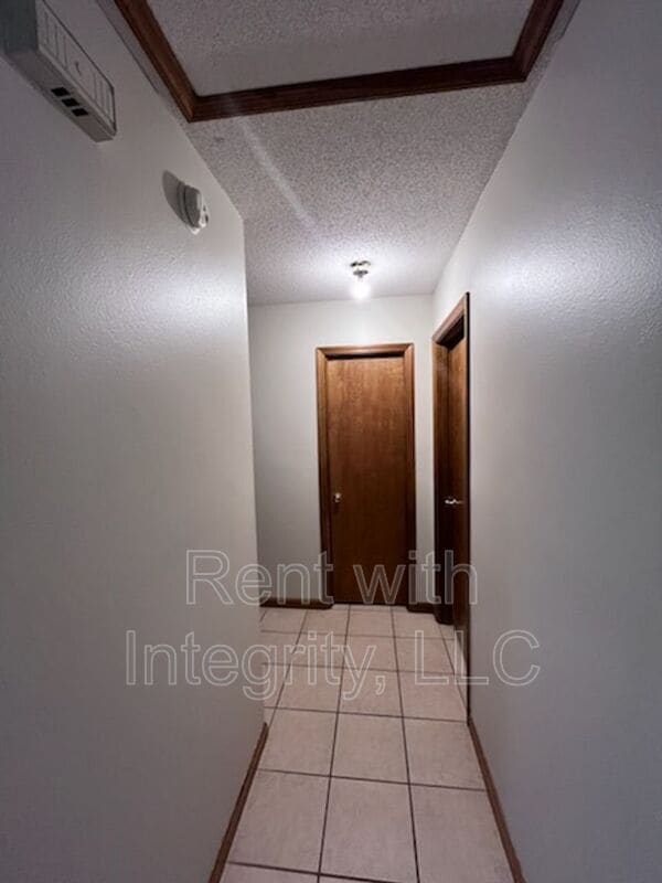 Building Photo - 8787 Louvinia Way