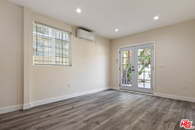 Building Photo - 2149 Glendon Ave