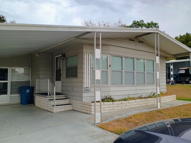 Building Photo - 2 Bedroom 2 bathroom