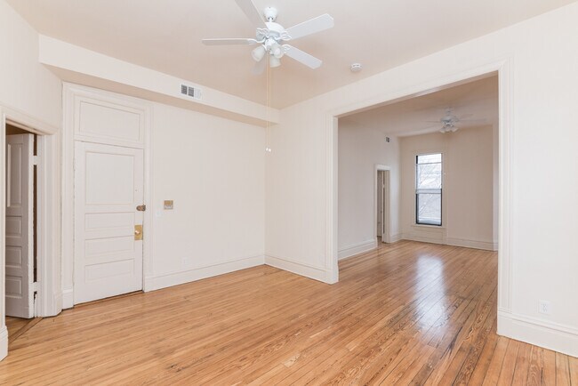 Building Photo - 1401 W Huron St