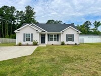 Building Photo - AVAILABLE NOW! - easy commute to the beaches via Hwy 9
