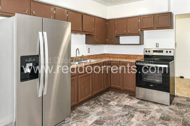 Building Photo - 5361 E Burgess Ave
