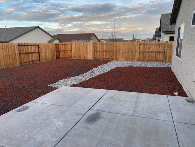 Building Photo - Fernley 3 Bedroom Home