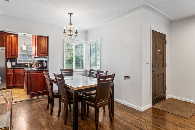 Building Photo - Beautiful 3 bed 2 Bath + Bonus Room home + Yard  in Old Torrance!