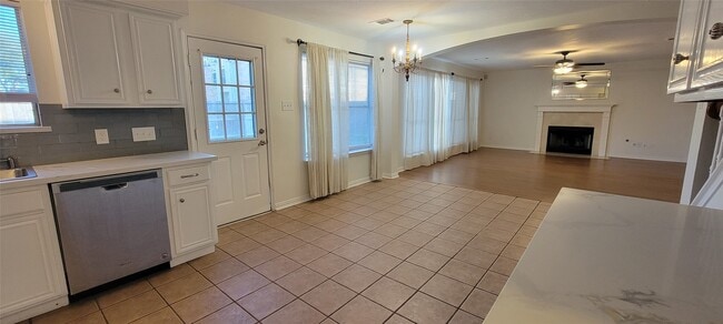 Building Photo - 4427 Eaglewood Trail Dr