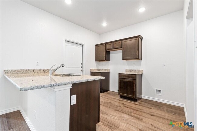 Building Photo - 3509 Abraham Dr