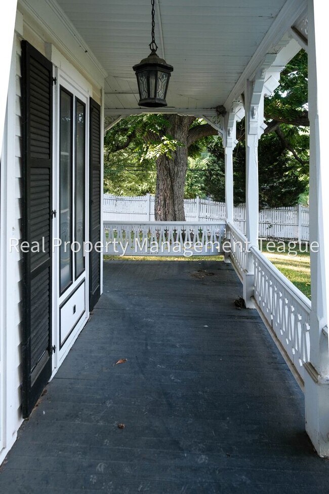Building Photo - Dream home in Altamont