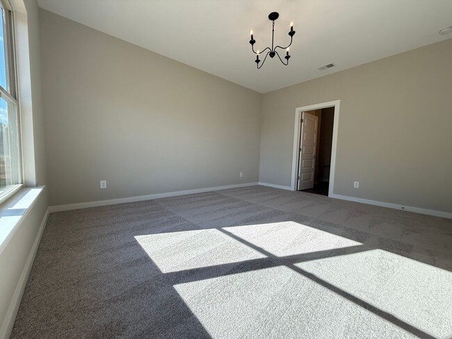 Building Photo - Home for rent in Riverside!!!!