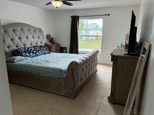 Building Photo - 602 SW Kenyoun St