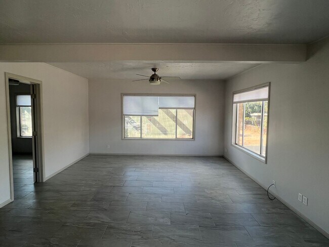 Building Photo - 2550 W State Rte 89A