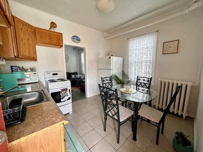 Building Photo - 31 N Weymouth Ave