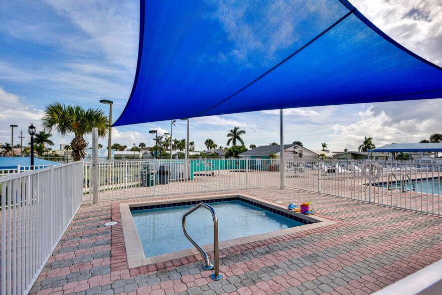 Building Photo - 1333 Nettles Blvd
