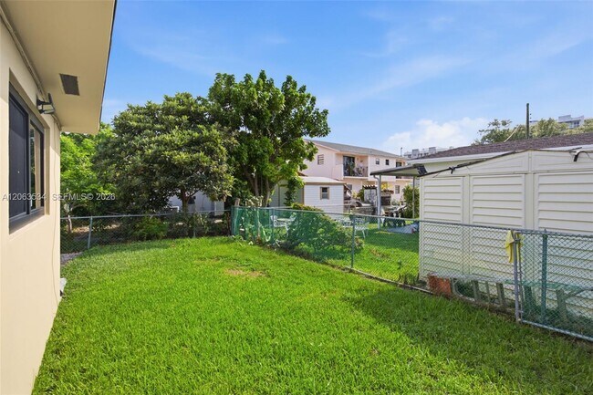 Building Photo - 2625 SW 29th Ave