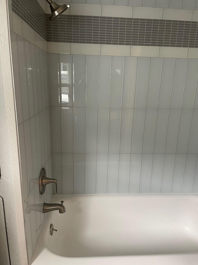 Newly glass tiled shower/tub - 1111 NW 58th St