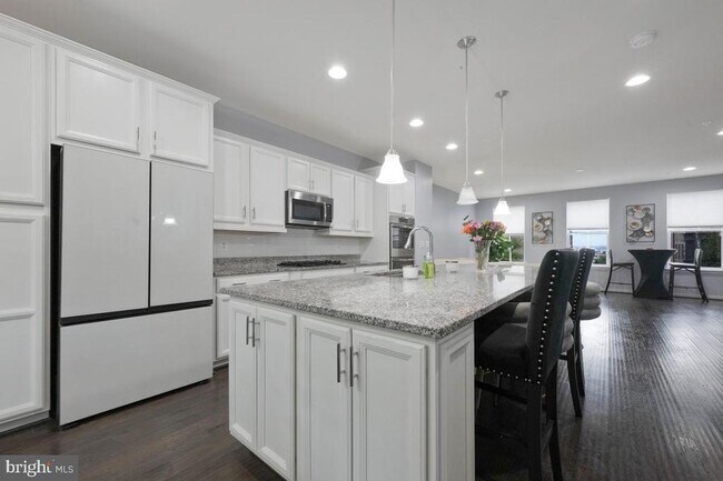 Building Photo - 518 Harborview Dr