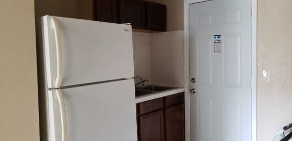 Building Photo - 1129 N Kansas St