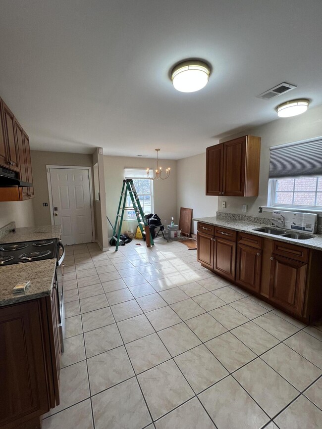 Building Photo - 601 Sherard Cir