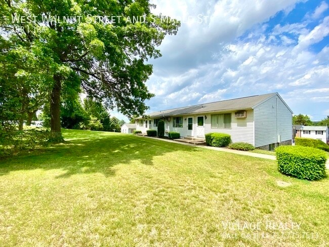 Building Photo - 86 W Walnut St