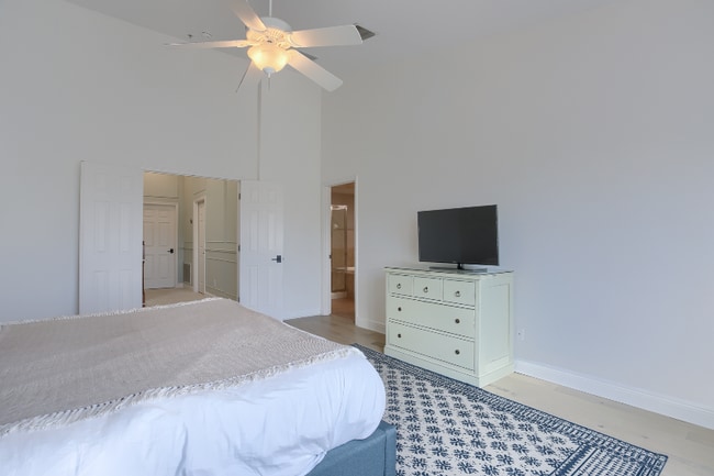 Building Photo - 4625 Overlook Dr NE