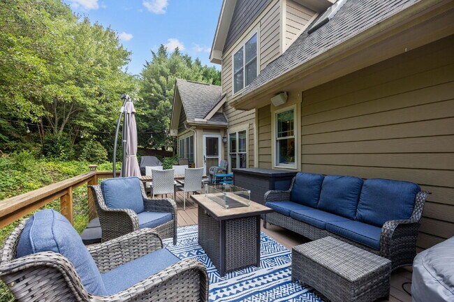Building Photo - Spacious 3-Bedroom Home with Bonus Room & ...
