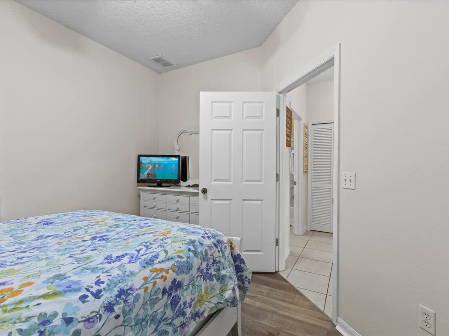 Building Photo - 113 Pompano Beach Dr