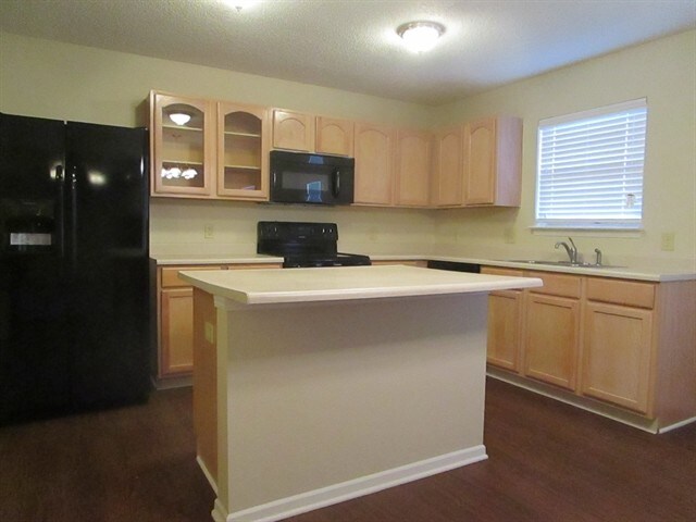 Building Photo - 12440 Rose Haven Dr